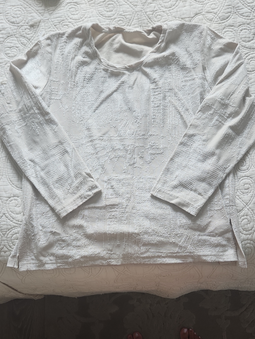 Mobaco White Textured Long-Sleeve Top XL